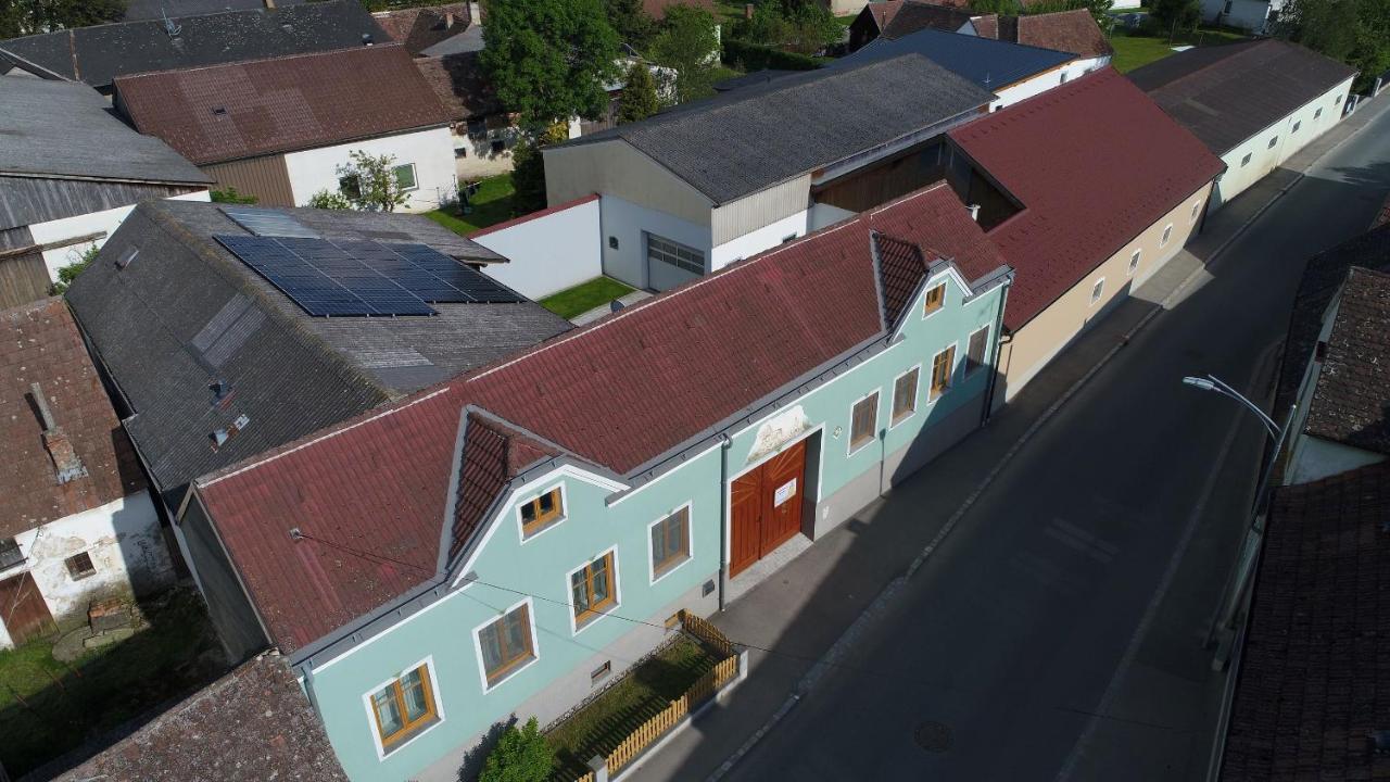 Отель Wohlfuehlhof Bachzelt Weitersfeld Экстерьер фото